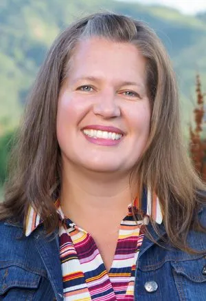 Mandi Larsen